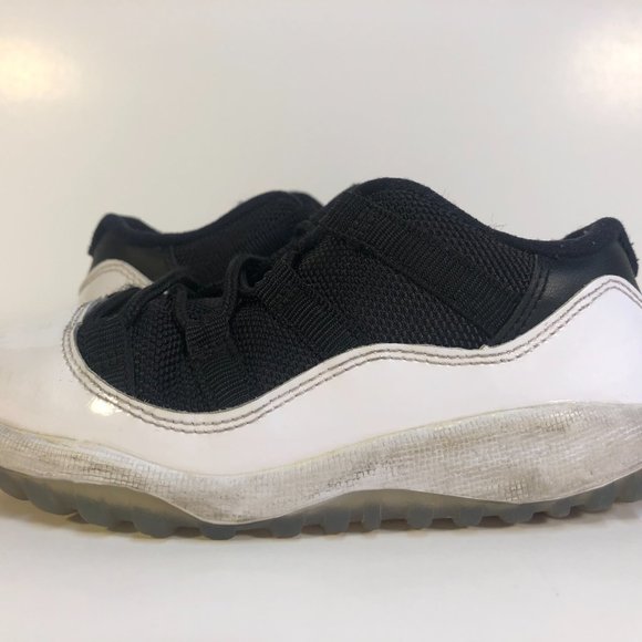 Air Jordan Retro XI 11 Low Tuxedo 2013 505836-110 Black/White Toddler 9C No Box - Picture 2 of 9